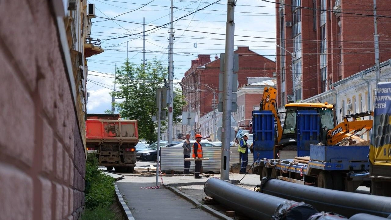 В Саратове начался ремонт самого сложного водопровода на Горького