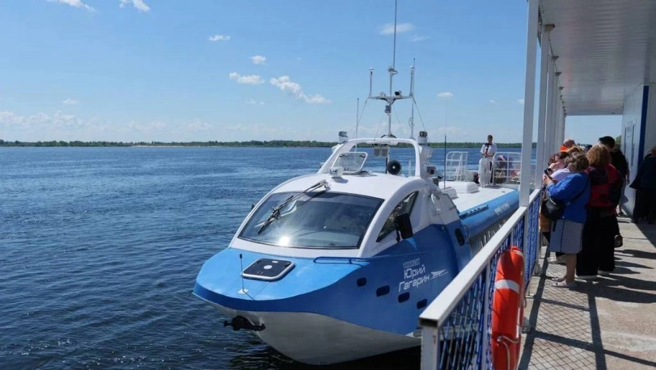 В Саратовской области рейс «Валдая» отменен из-за волн на Волге