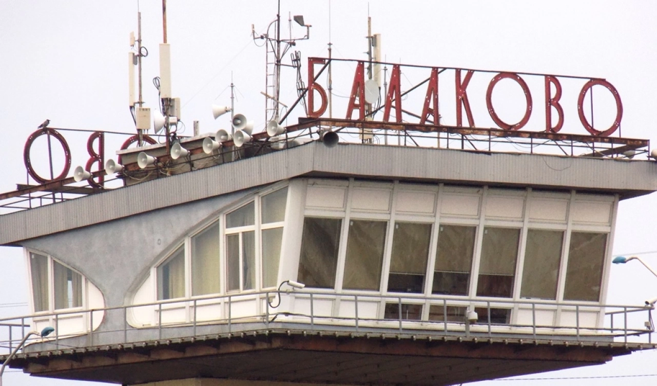 Саратовские вандалы после фестиваля разбили остановку