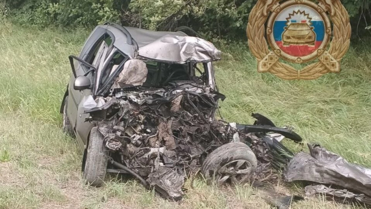 В жутком ДТП с фурой под Саратовом погиб водитель «Шкоды» 