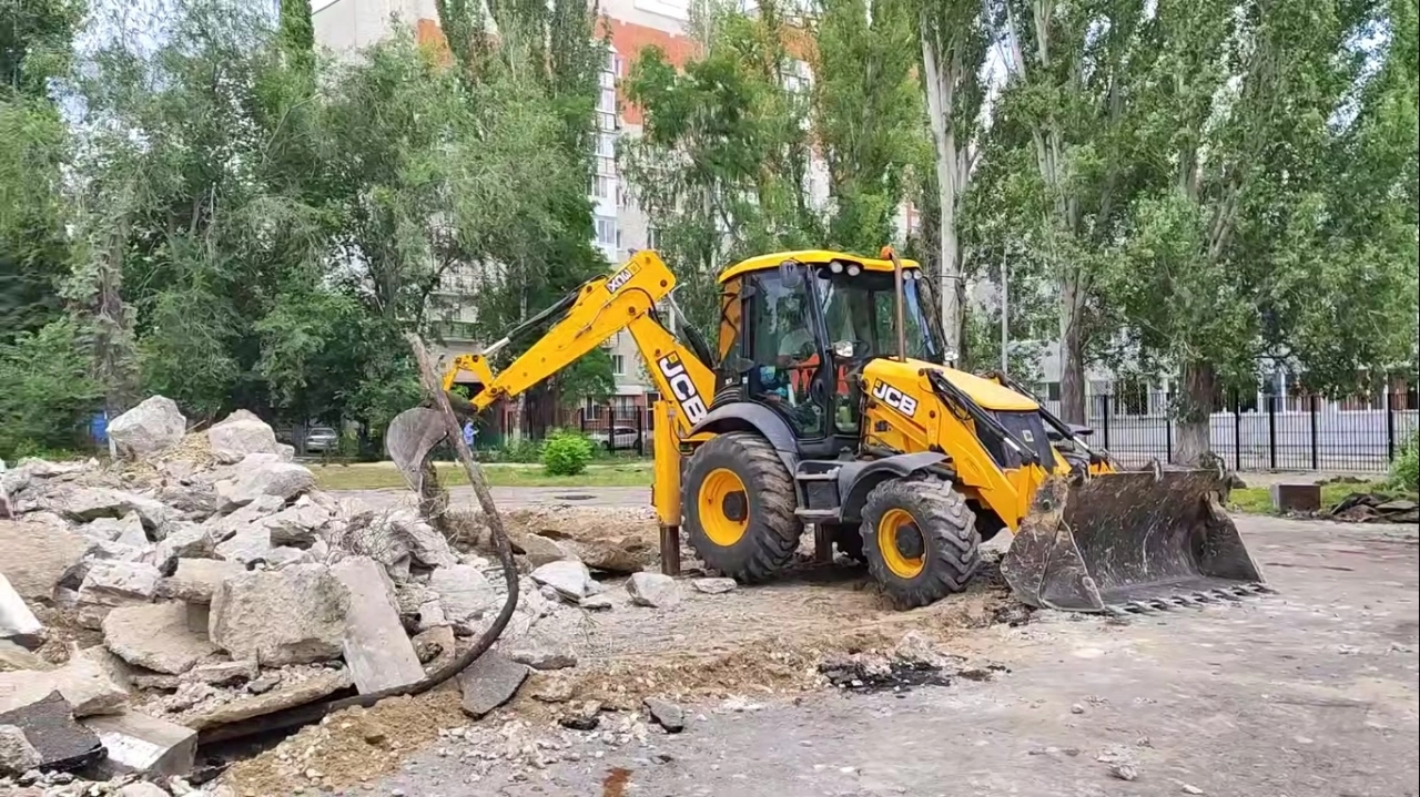 В Саратове начали реконструкцию сквера на Ильинской площади