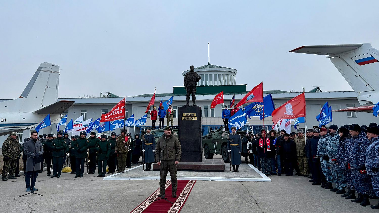 Калинин памятник